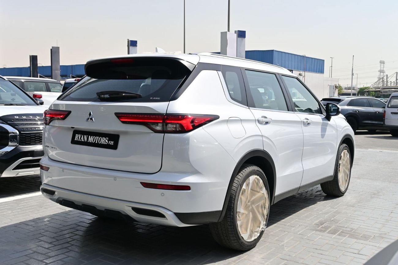 Mitsubishi Outlander Mitsubishi Outlander Hi-Line Plus 2.5L Petrol 4WD, Model 2025, Color White