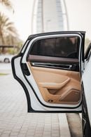 Porsche Panamera Turbo 4.0L AWD