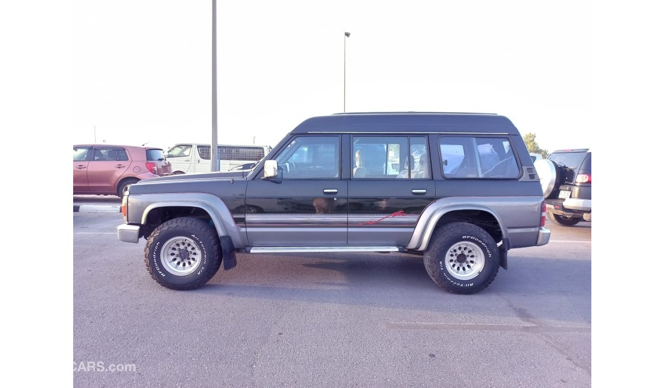 نيسان باترول NISSAN PATROL RIGHT HAND DRIVE (PM1051)