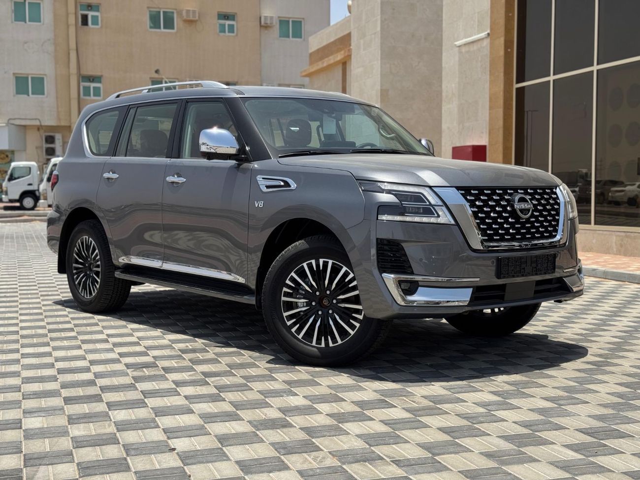 نيسان باترول نيسان باترول بلاتينيوم V8 موديل 2024 – رمادي | صفر كيلومتر | فل أوبشن