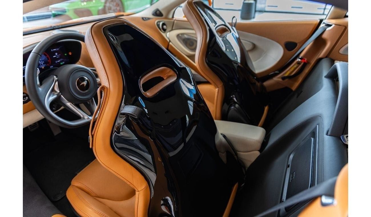 McLaren GT McLaren GT, 2 Tone Interior Exterior, Panoramic, Excellent Condition, 2022 With Warranty