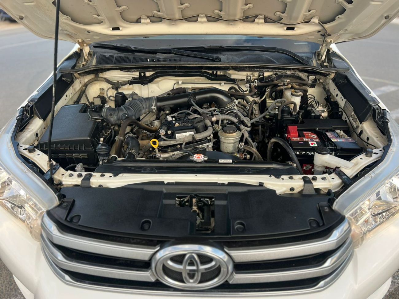 تويوتا هيلوكس 2022 Toyota Hilux GL 2.7L V4 - 4x4 AWD Original Paint - GCC -  Patrol Automatic