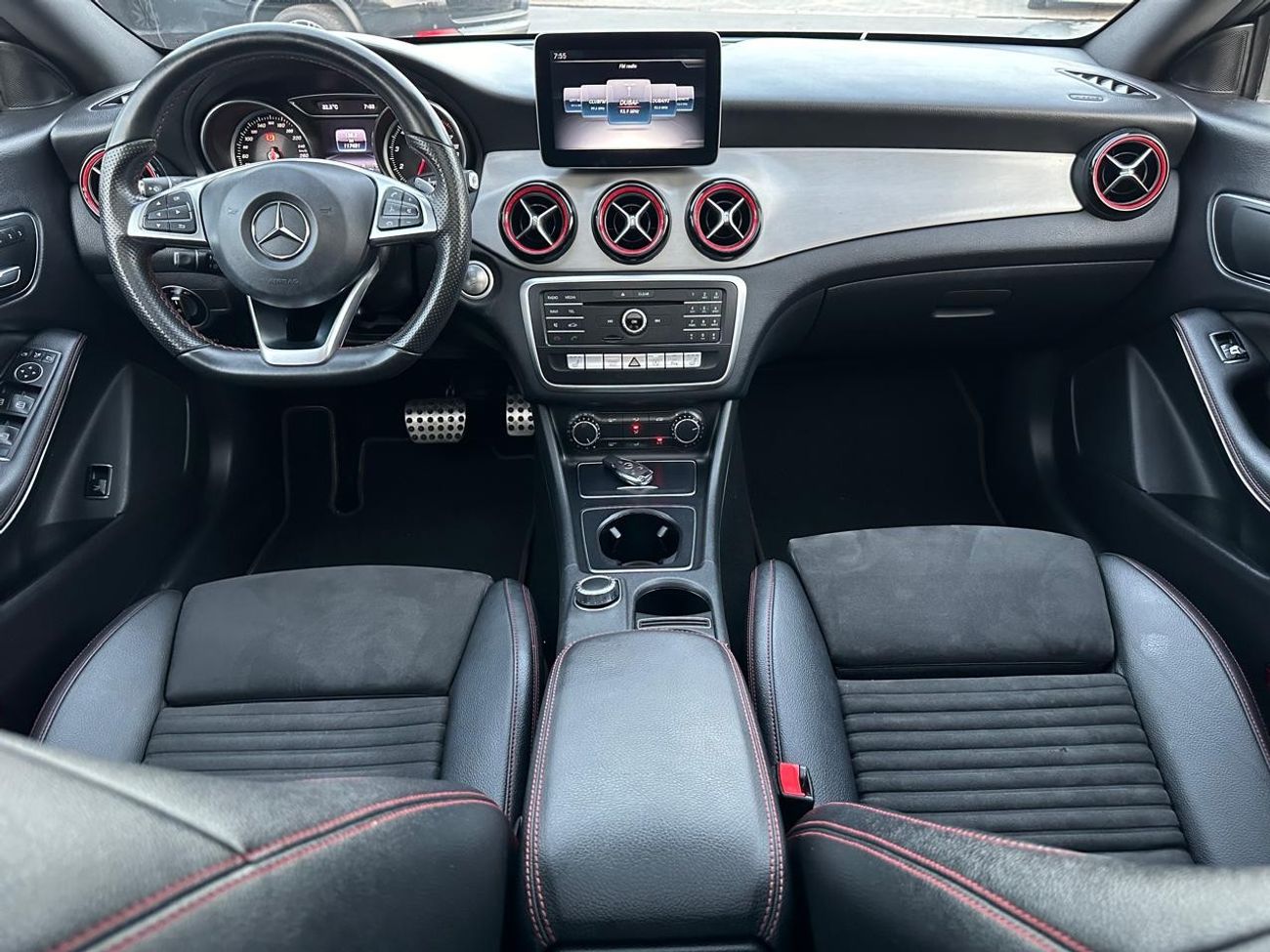 Mercedes Benz CLA250 Sport 45 Mercedes CLA 250_Gcc_2018_Excellent_Condition _Full option