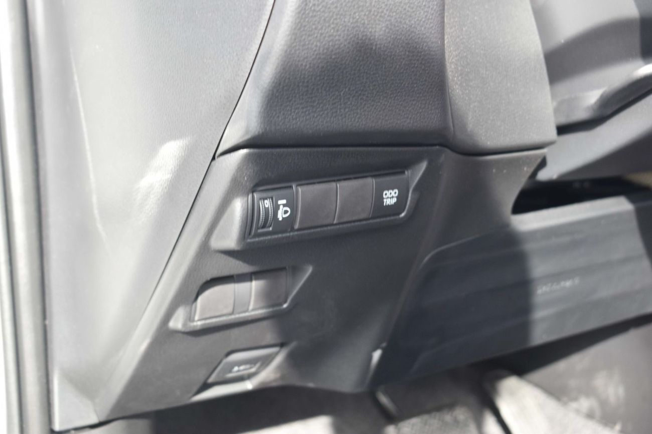 تويوتا كورولا كروس 1.8L GLI (HEV)