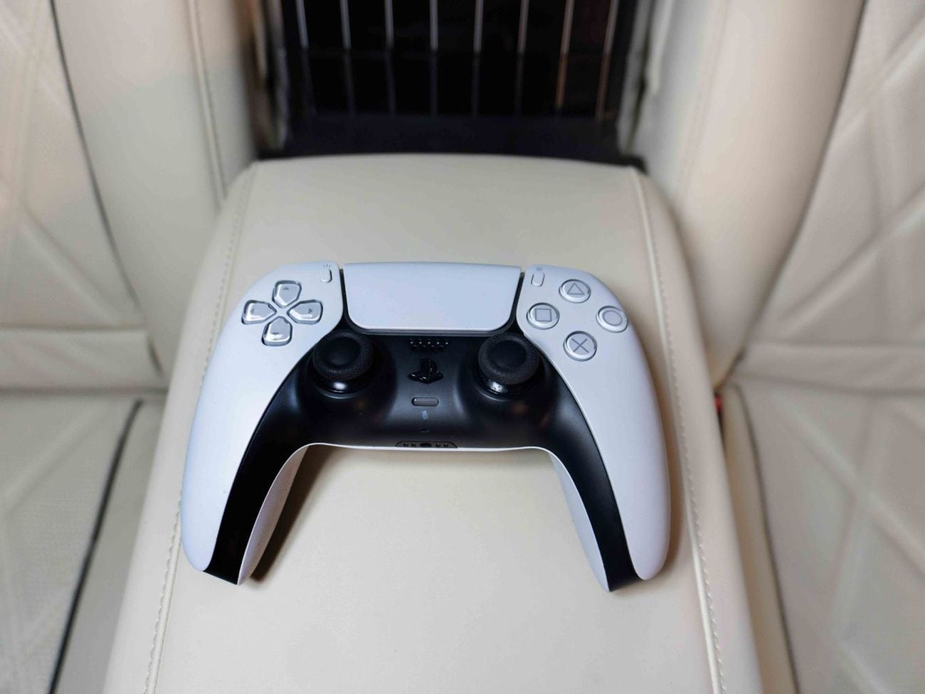 Mercedes Benz V300 AVANTGARDE Exclusive 1 of 5 | Additional AC