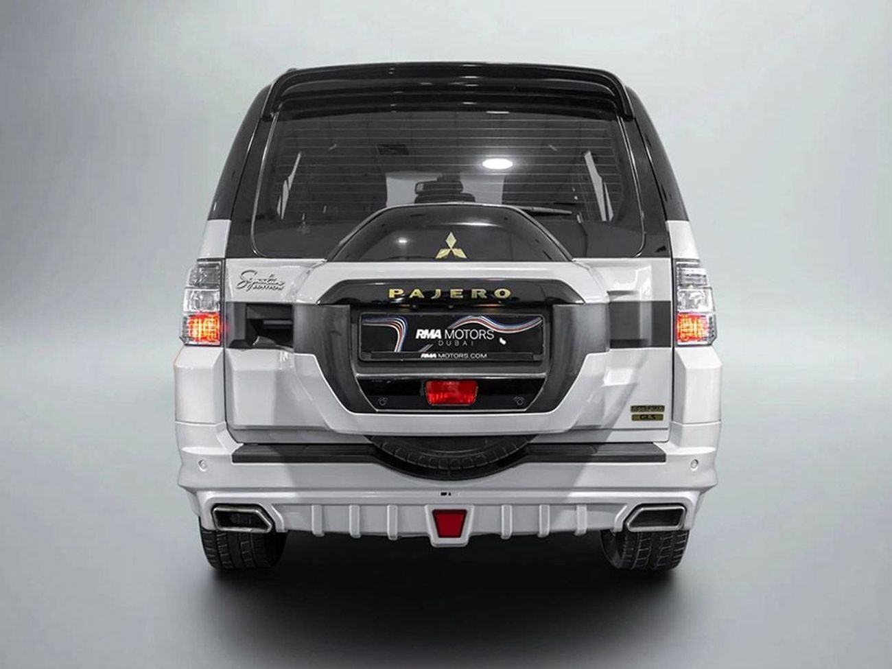 ميتسوبيشي باجيرو Signature Edition 3.8L V6