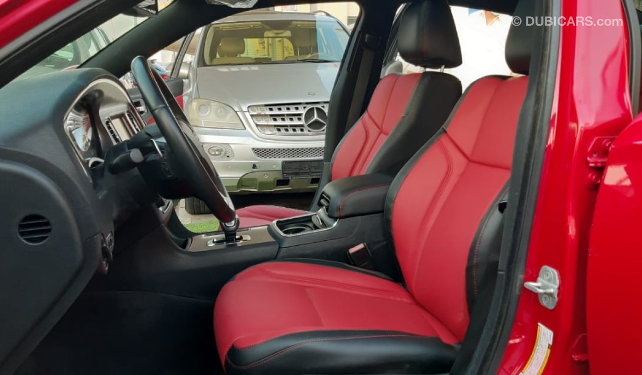 Dodge Charger Customs papers number one, leather, rear spoiler, all sensors, fingerprint, alloy wheels, fog lights