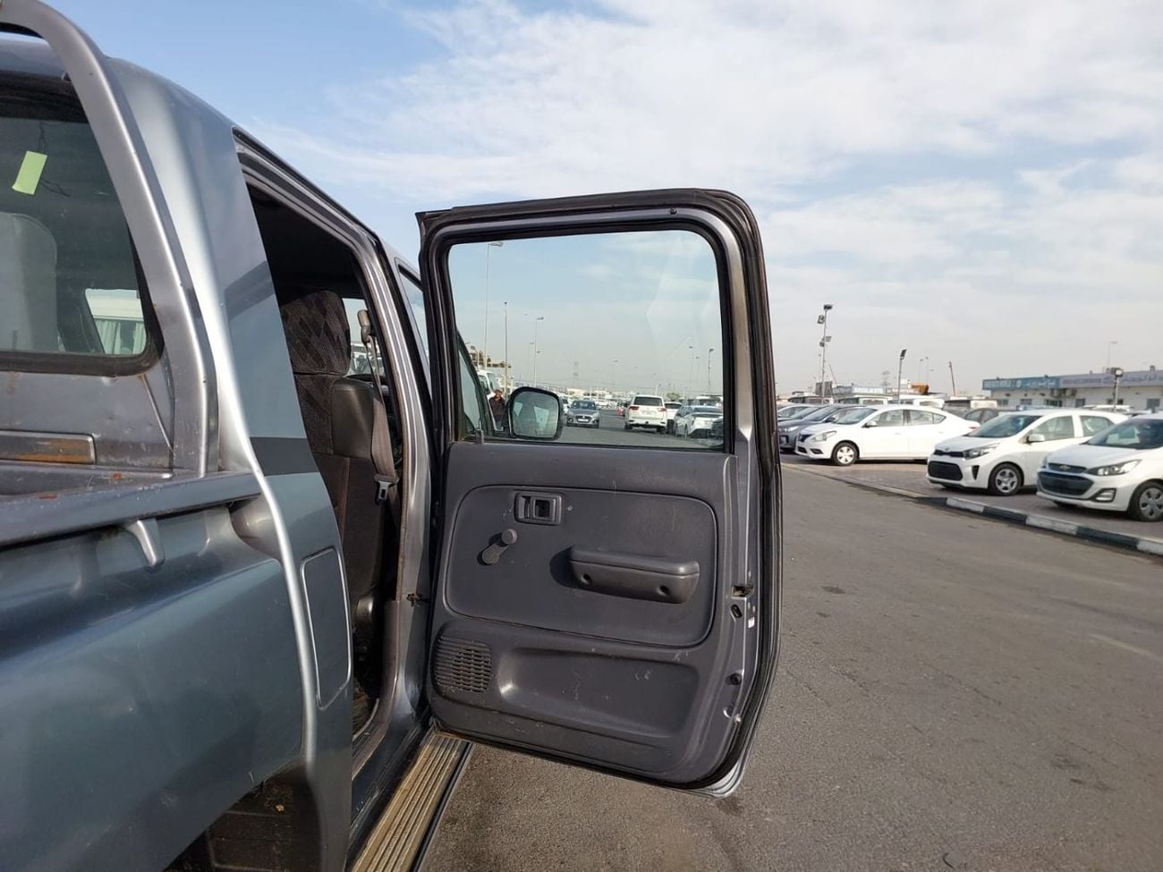 تويوتا هيلوكس (RAMADAN OFFER) TOYOTA HILUX PICKUP RHD 1999 MODEL 3.0 L DIESEL MANUAL(PM18236)