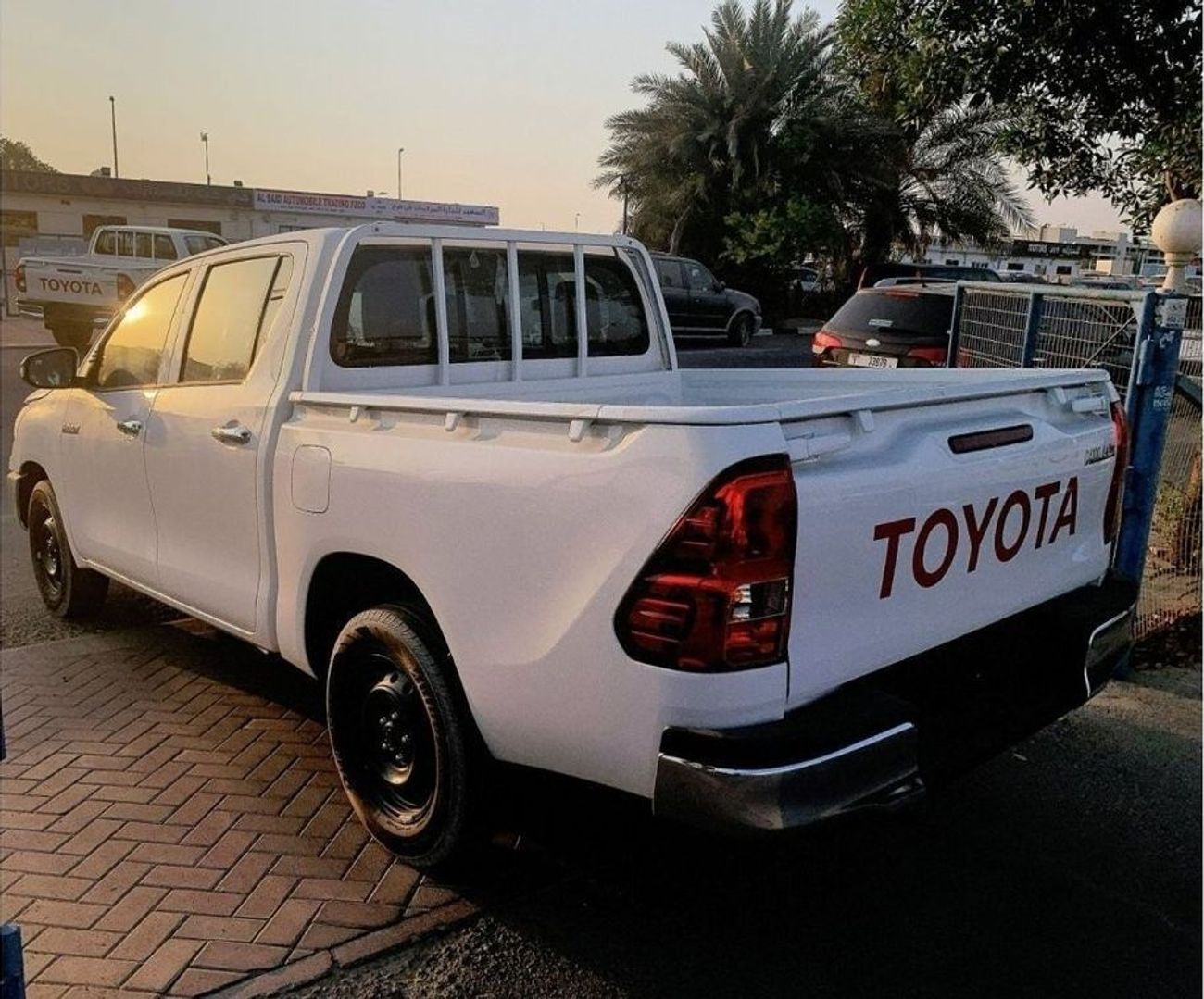 تويوتا هيلوكس TOYOTA HILUX DC 2.4L DSL - M/T - 4X2 - MY23