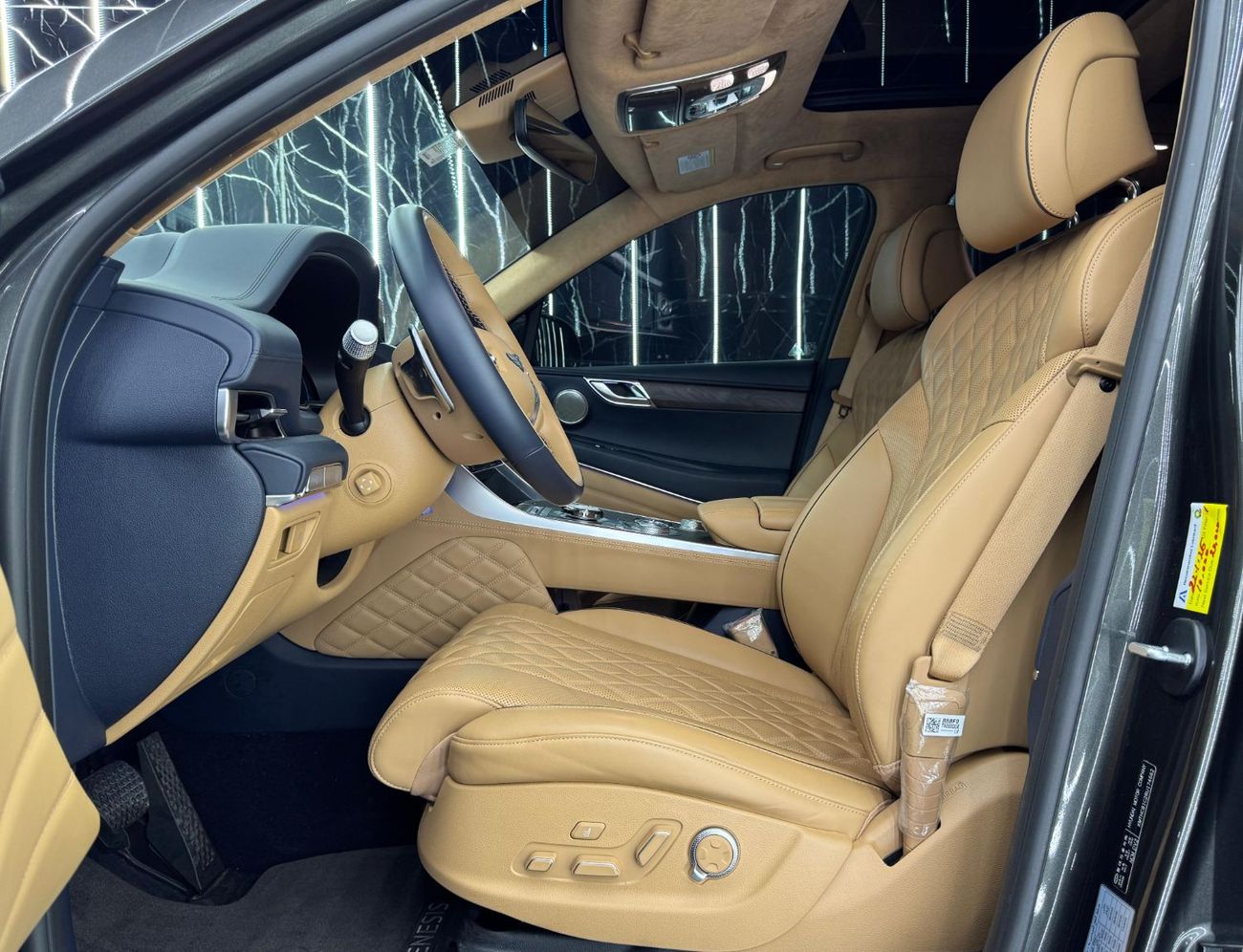 Genesis GV80 Royal 3.5L AWD 2024 Genesis GV80, April 2029 Genesis Warranty + Service Pack, Very Low Kms, GCC