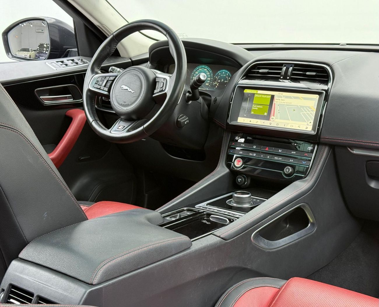 Jaguar F Pace R-Sport 2.0L 2018 Jaguar F-Pace R-Sport, Full Service History, GCC