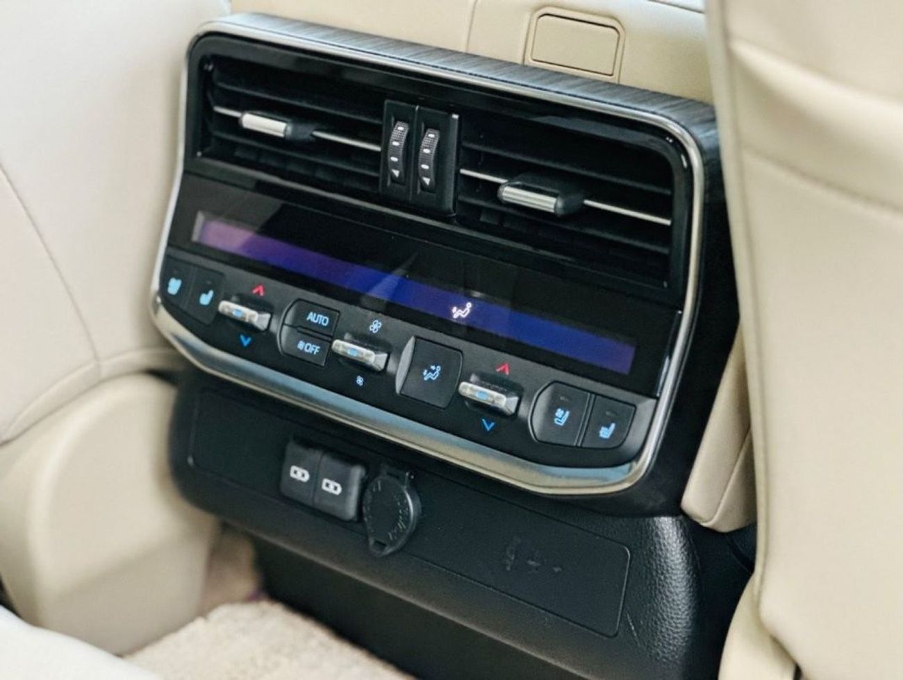 تويوتا لاند كروزر LC300 RIGHT HAND DRIVE