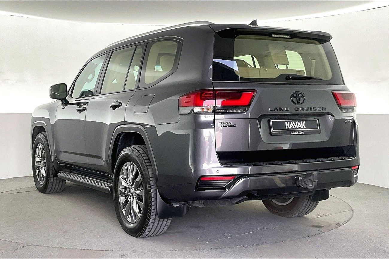Toyota Land Cruiser GXR | National Day Celebration | Guaranteed Warranty | 0 Down Payment