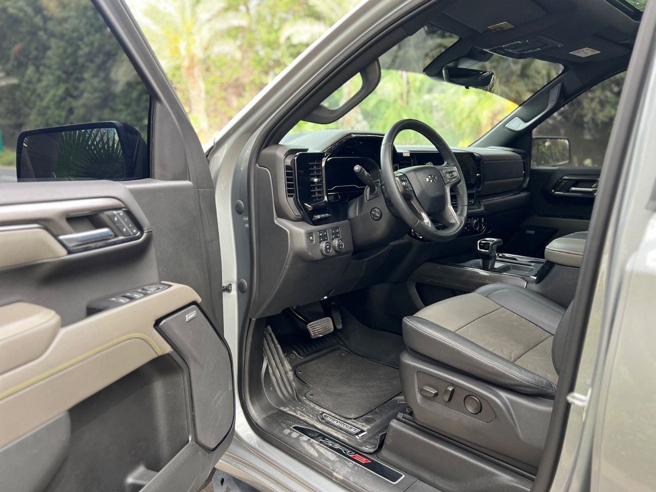 شيفروليه سيلفارادو 2023 Chevrolet Silverado ZR2 | 6.2L V8 | GCC Specs | Accident-Free