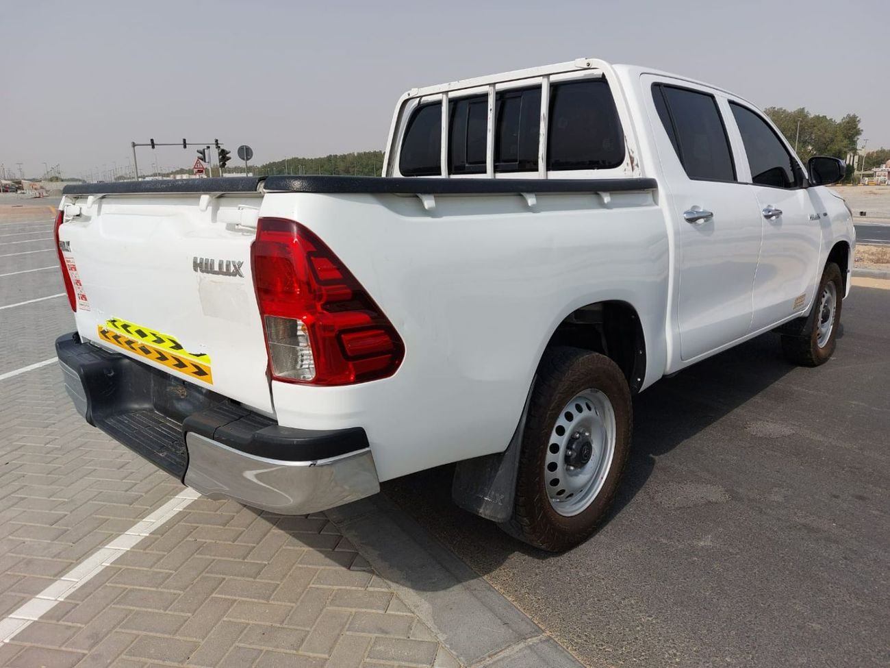 تويوتا هيلوكس GL 2.7L Double Cab Utility