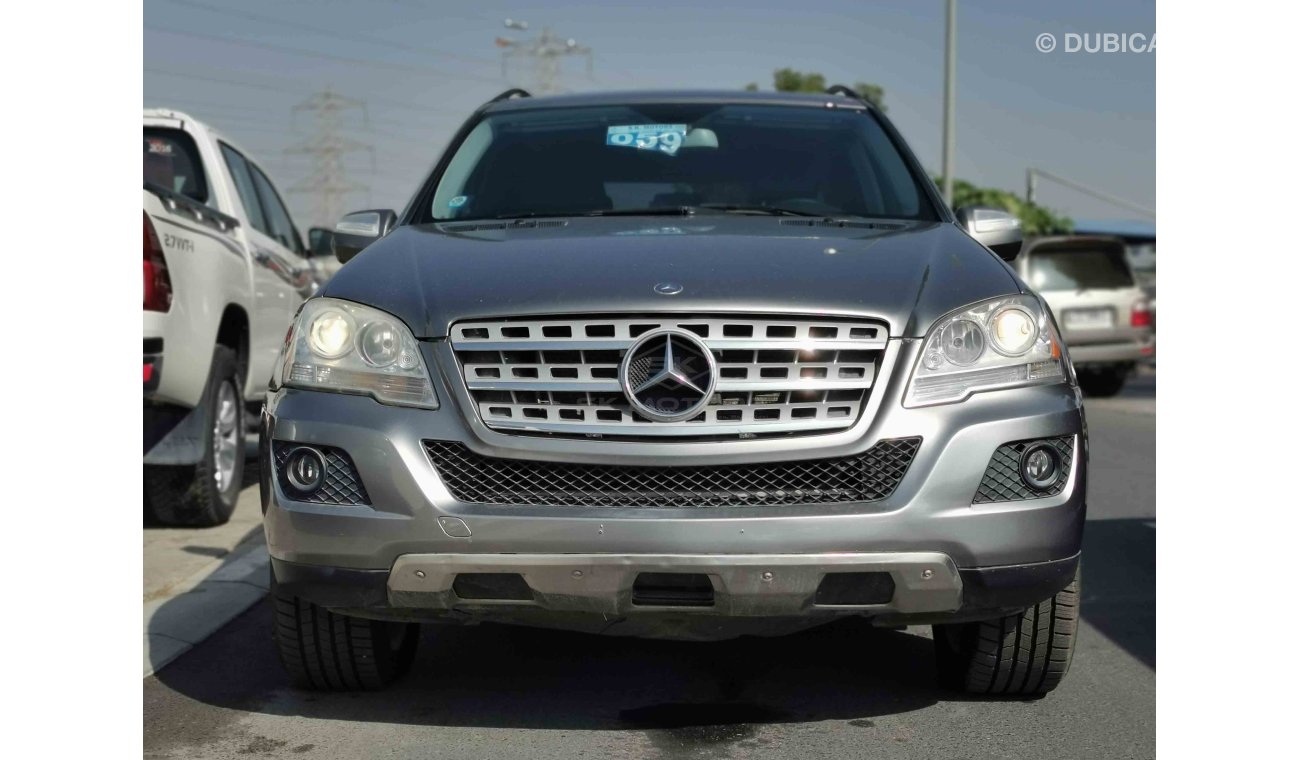 Mercedes-Benz ML 350 3.5L V6 Petrol, 19" Rims, DRL LED Headlights, Hill Climb Control, Leather Seats, Sunroof (LOT # 598)