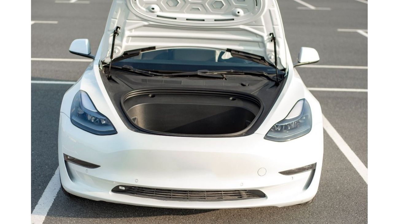 Tesla Model 3 usa All Wheel Drive