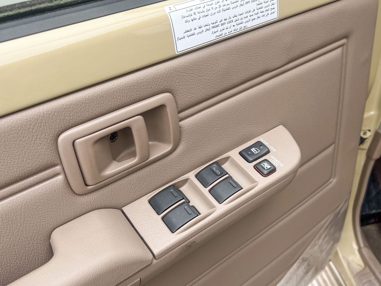 تويوتا لاند كروزر بيك آب EXPORT ONLY - LC79 DC STD 4.0L PETROL AT