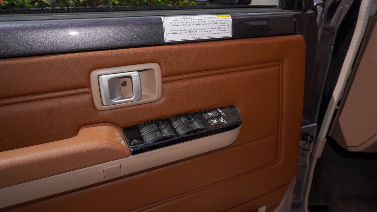 Toyota Land Cruiser 70 LX 4.0 L. 6