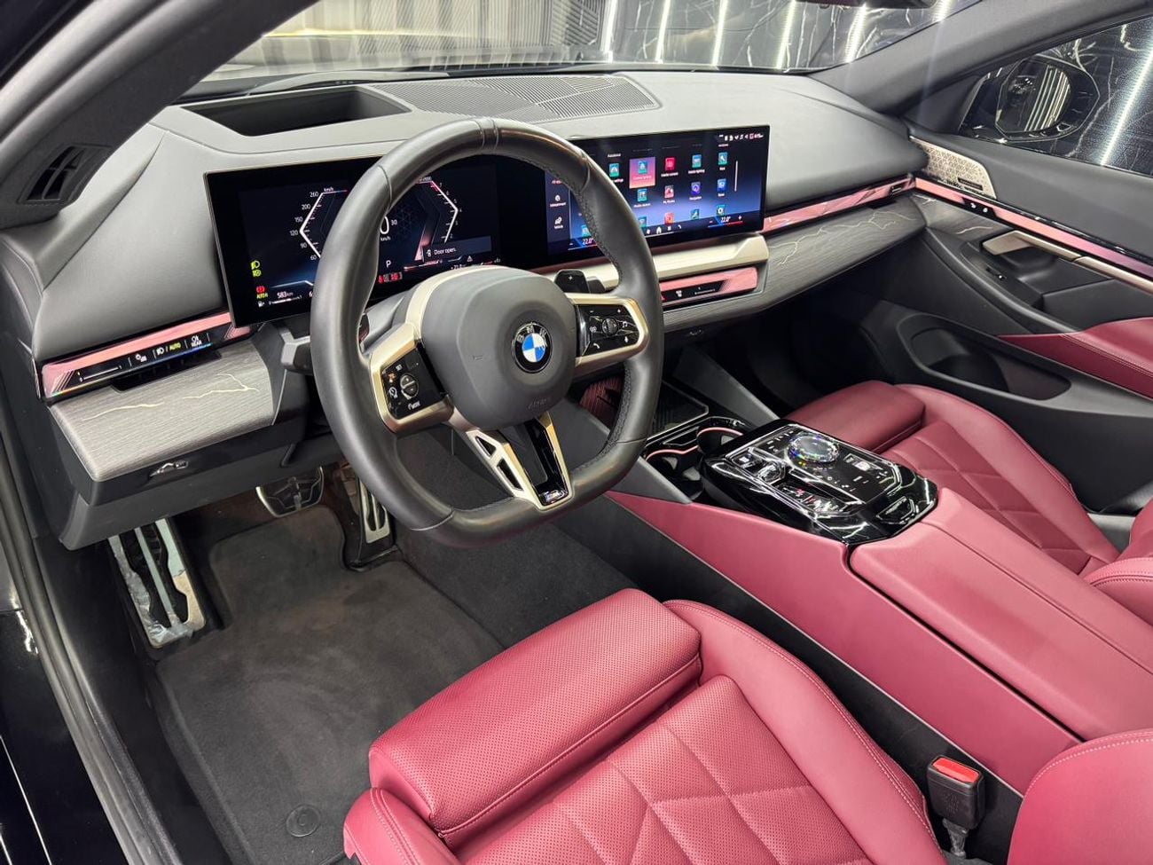 بي أم دبليو 520i 2.0 L, 8 Speed , RWD