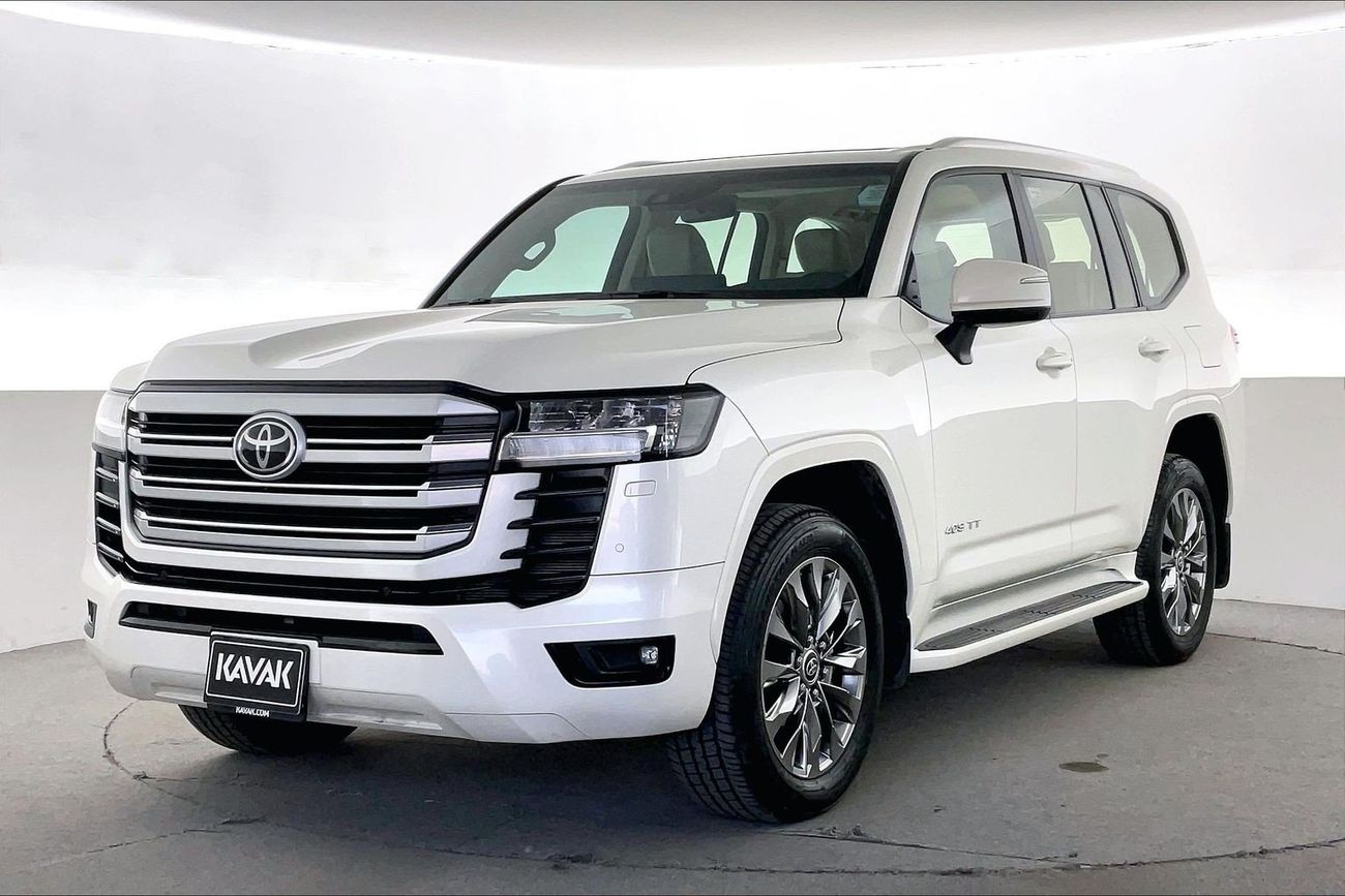 تويوتا لاند كروزر GXR | National Day Celebration | شامل الضمان | 0 ﺪﻔﻋﺓ ﺃﻮﻟﻯ