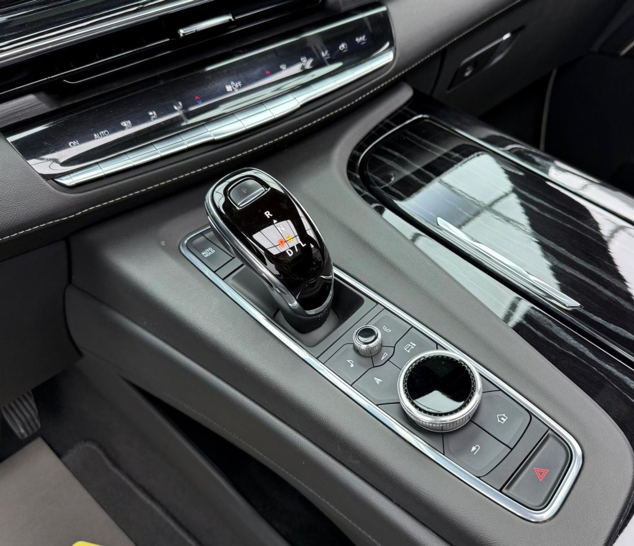 Cadillac Escalade Sport Platinum 6.2L 4WD 2021 Cadillac Escalade 600 Sport Platinum, Service History, 1 Year Warranty,