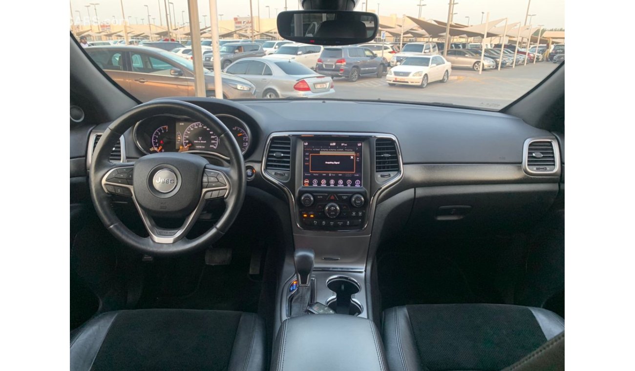 Jeep Grand Cherokee Jeep Grand Cherokee_2018_Excellent_Condihion