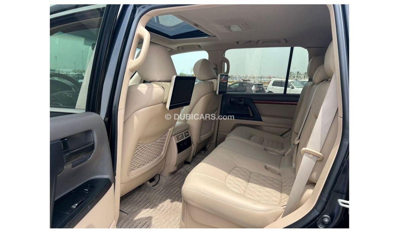 Toyota Land Cruiser “Offer”2012 Toyota Land Cruiser GXR+ 4.6L V8 - 2022 Modification GCC Specs / EXPORT ONLY