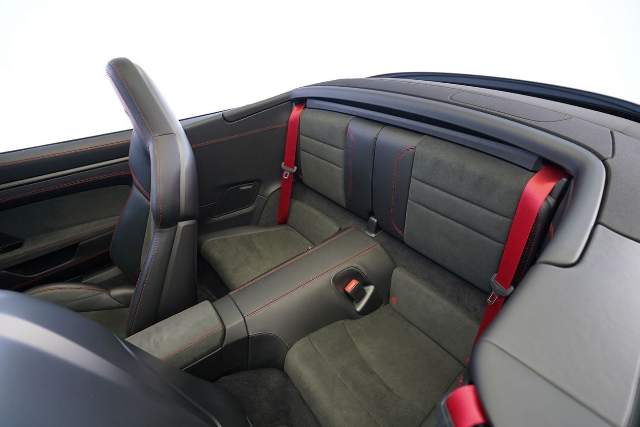 بورش 911 Carrera GTS 3.0L (450 HP) Convertible