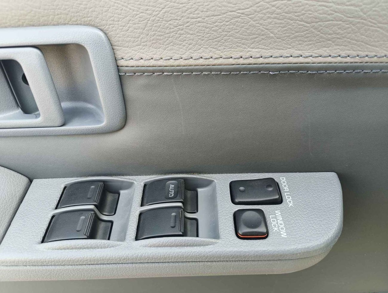 Toyota Land Cruiser 70 LX | 4.0L V6 Petrol | M/T | Chrome Mirror With Grey Interior (CODE # 67936)