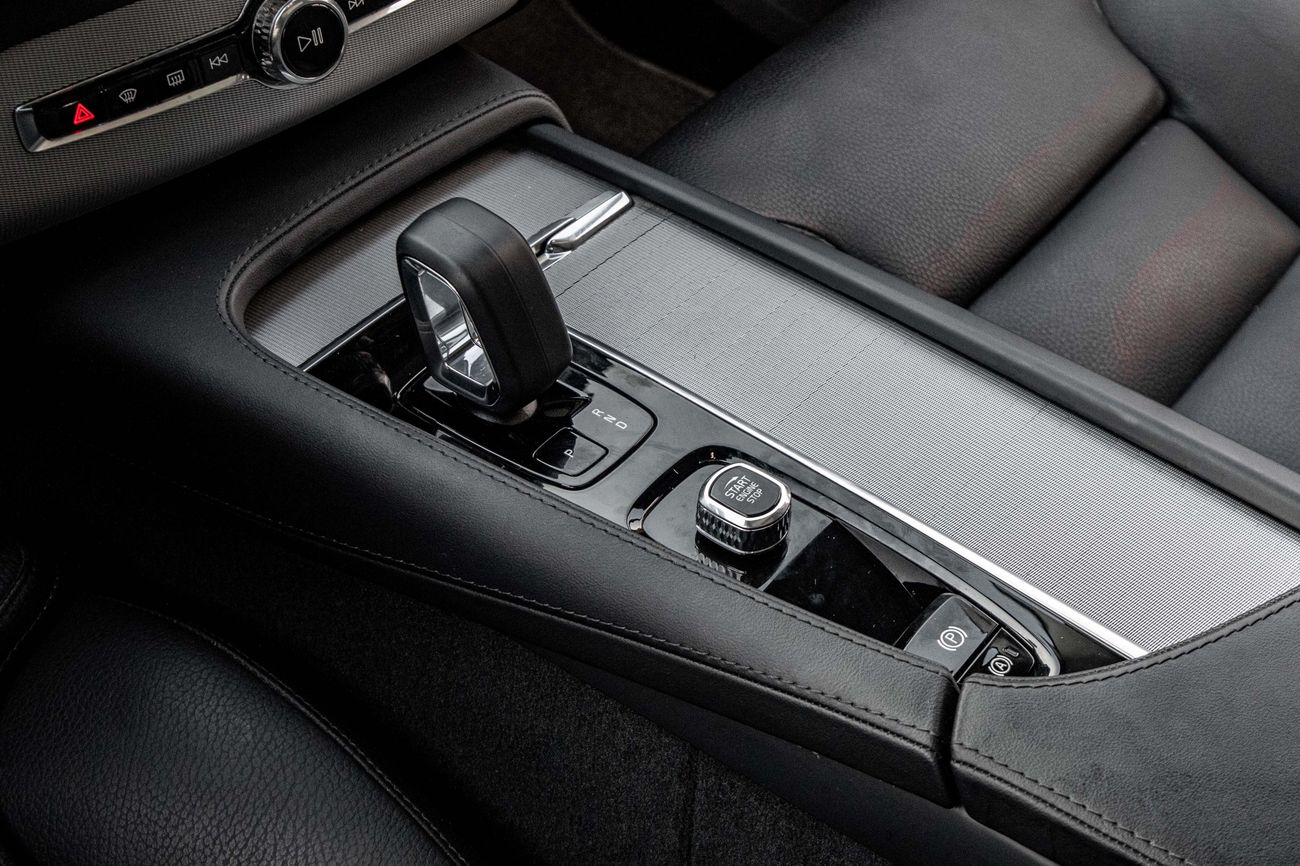 فولفو XC 90 B5 Plus Bright XC90 B5 Plus Bright AWD | 2,840 P.M | 0% Downpayment | 2028 WARRANTY