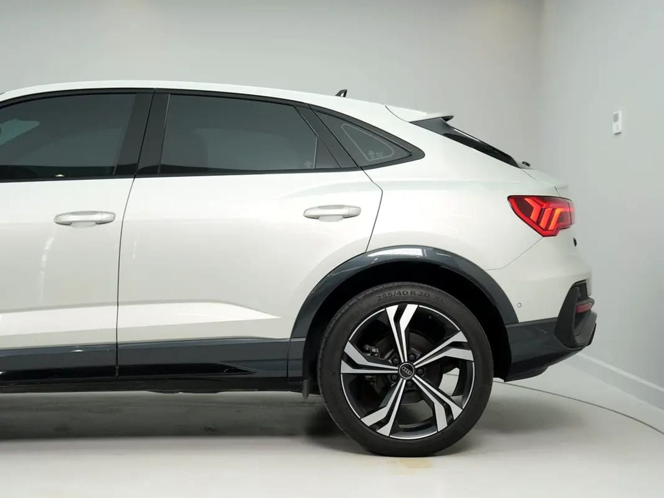 Audi Q3 40 TFSI S-LINE SPORTBACK GCC specs S line Quattro