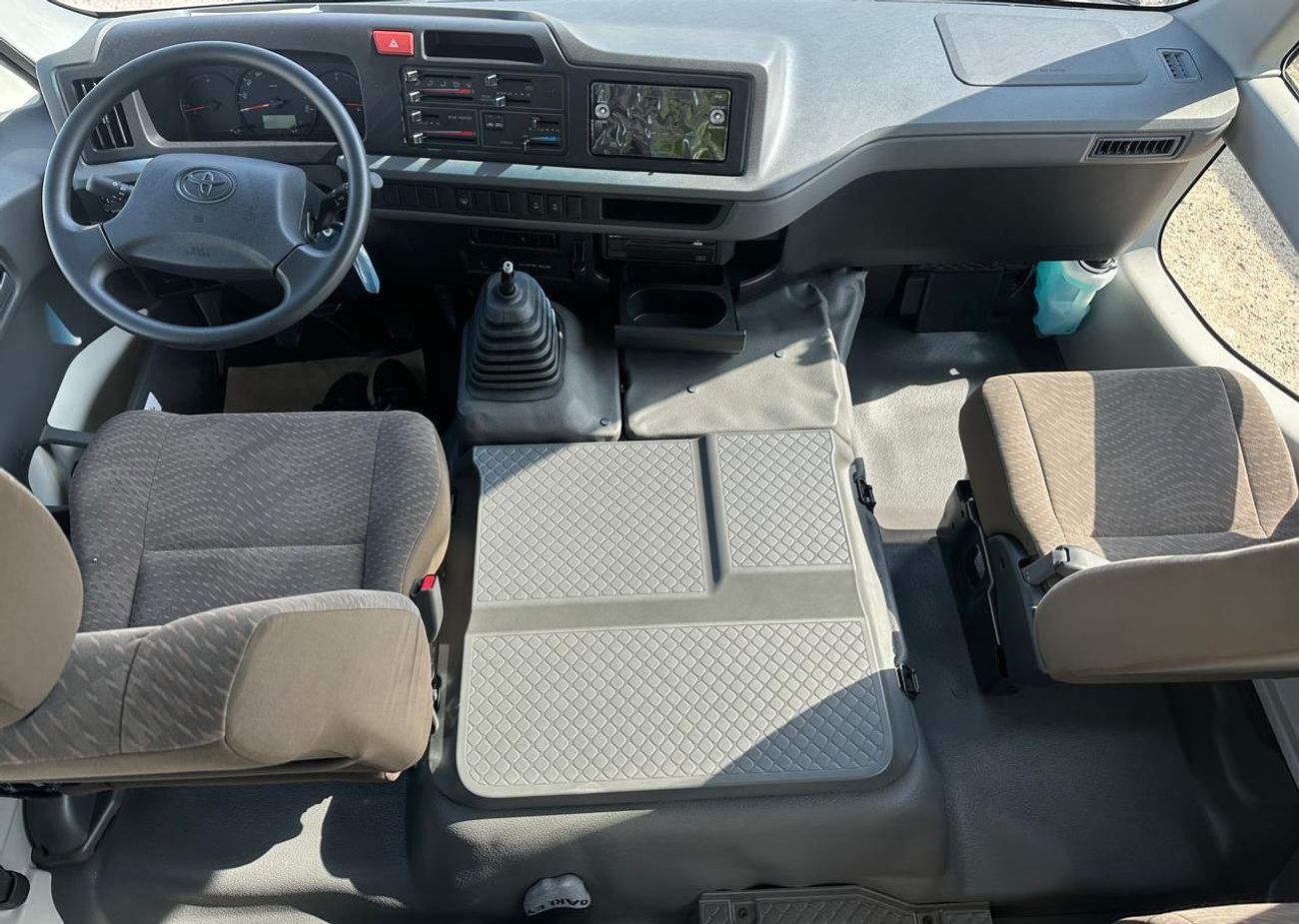 Toyota Coaster 2025 Toyota Coaster 2.7L 23-Seater 4-Cyl Petrol Manual Transmission RWD Export Only