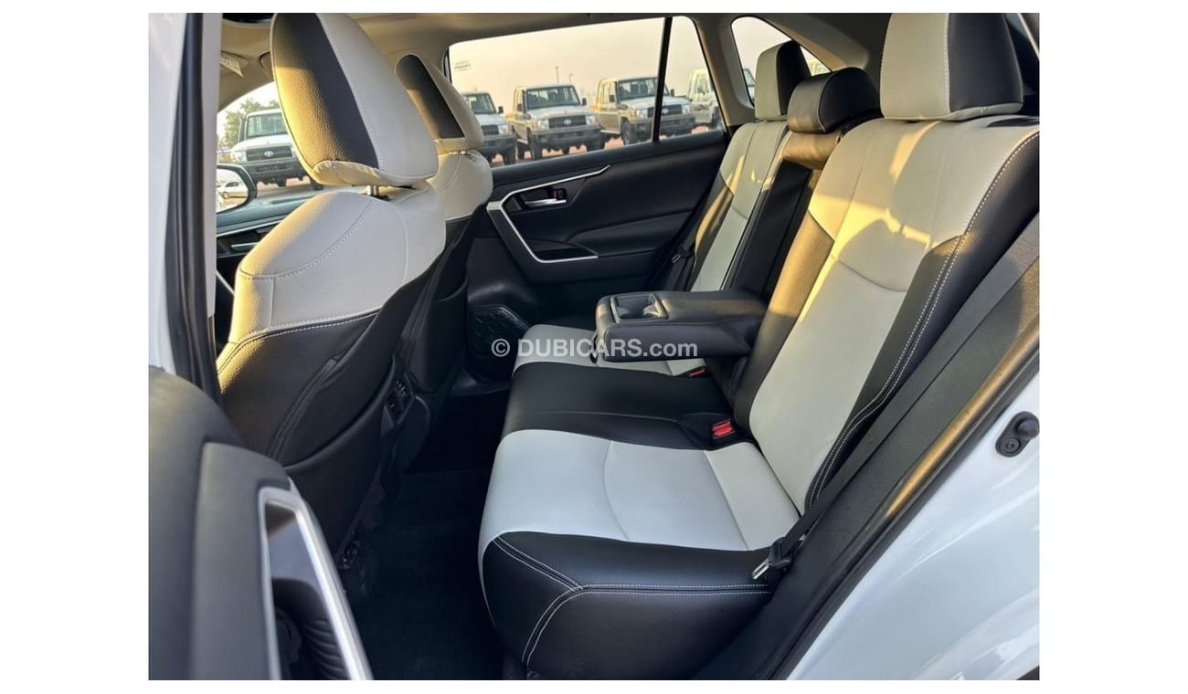 Toyota RAV4 2021 Toyota RAV4 XLE full option