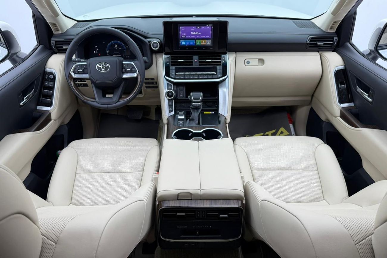 تويوتا لاند كروزر GXR 4.0L 2025 Toyota Land Cruiser GXR Top, Toyota Warranty + Service Pack, Low Km, 7 Seater, GCC