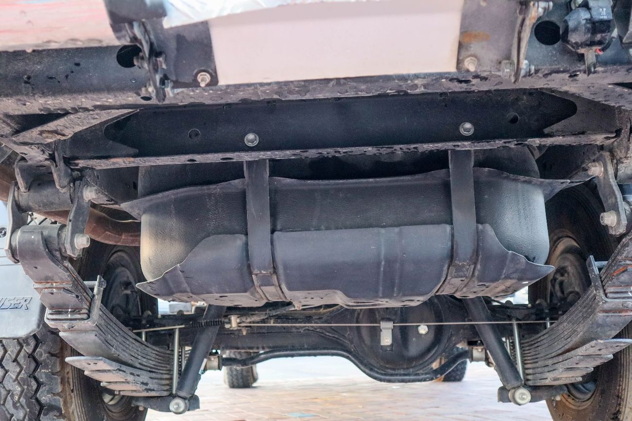 تويوتا لاند كروزر بيك آب Std 4.0L Single Cab Utility 4WD