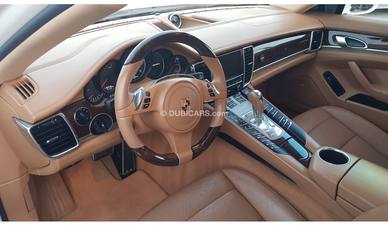 بورش باناميرا موديل 2011 خليجي حاله ممتازه من الداخل والخارج فل مواصفات كراسي جلد ومثبت سرعه وتحكم كهربي كامل ونظا