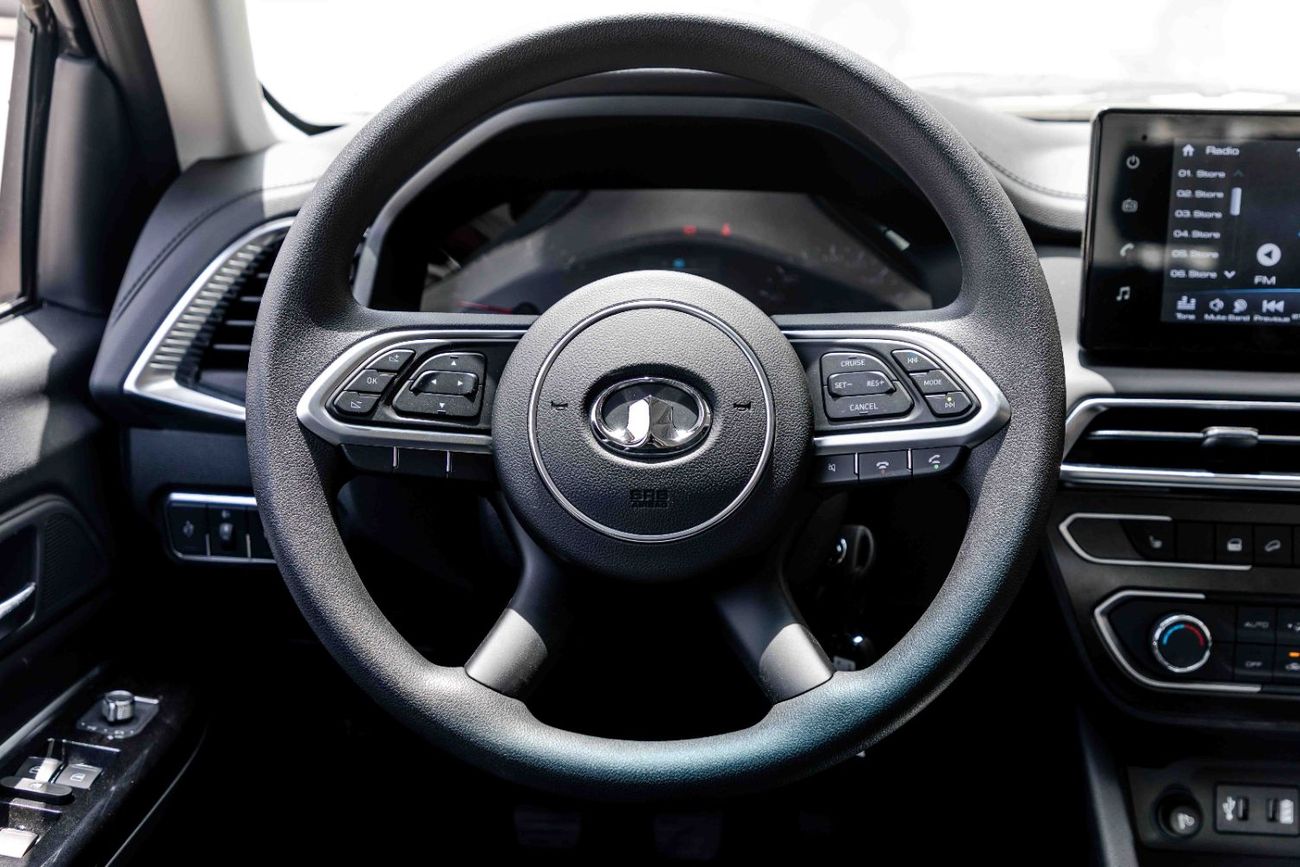 جريت وول وينغل 2026 Greatwall Wingle 7 4X2 Standard 2.4L - Manual - Titanium White Inside Black | Export Price