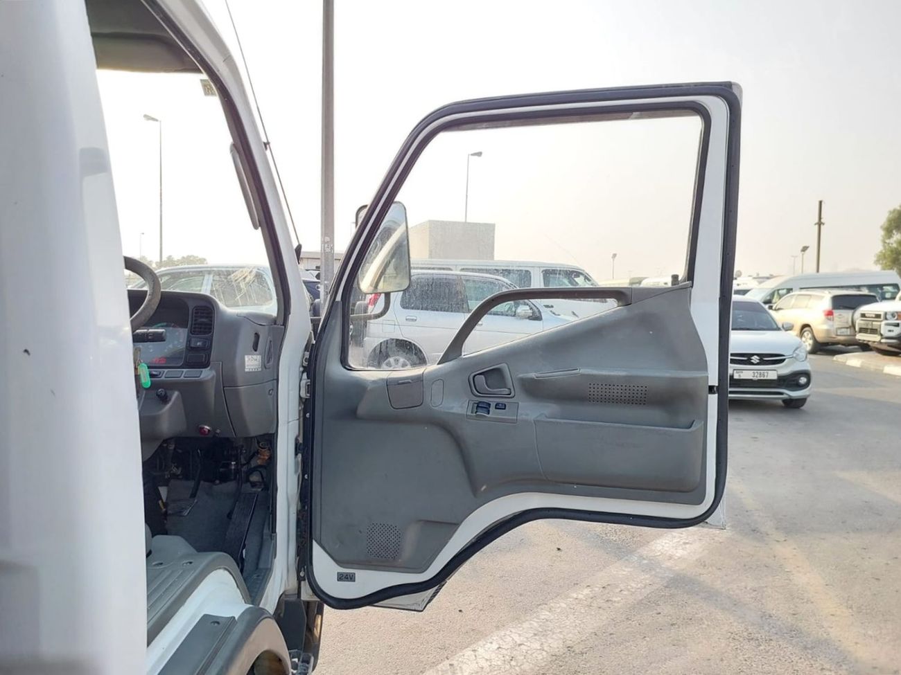 Mitsubishi Fuso Canter MITSUBISHI CANTER TRUCK RHD 1995 MODEL 4.5 L DIESEL MANUAL(PM20263)