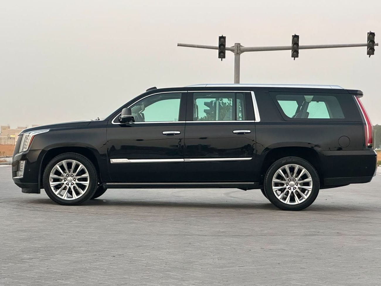 Cadillac Escalade Iq