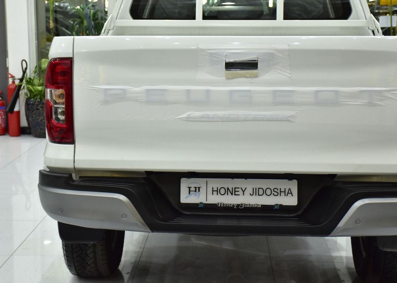 Peugeot Landtrek EXCELLENT DEAL for our Peugeot Landtrek 4x4 ( 2027 Model ) in White Color GCC Specs
