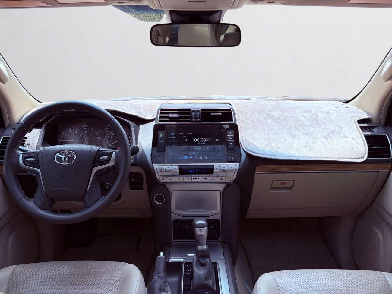 Toyota Prado VXR AED 3,020 P.M | 0% DOWN PAYMENT | TOYOTA PRADO VXR | 4.0L V6 4WD | AGENCY WARRANTY TILL 2028 | 2023