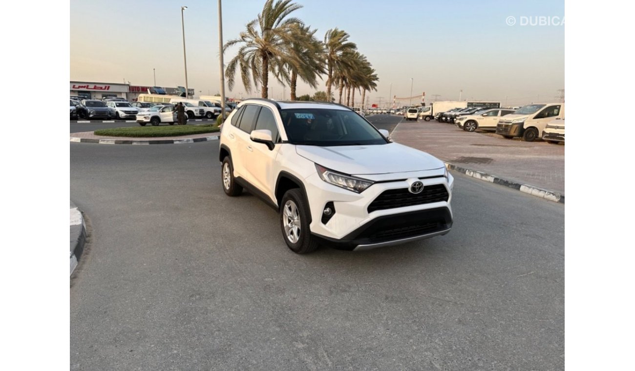 تويوتا راف ٤ Toyota RAV4 XLE full option, 2.5L 4cylinders. Front wheel Drive