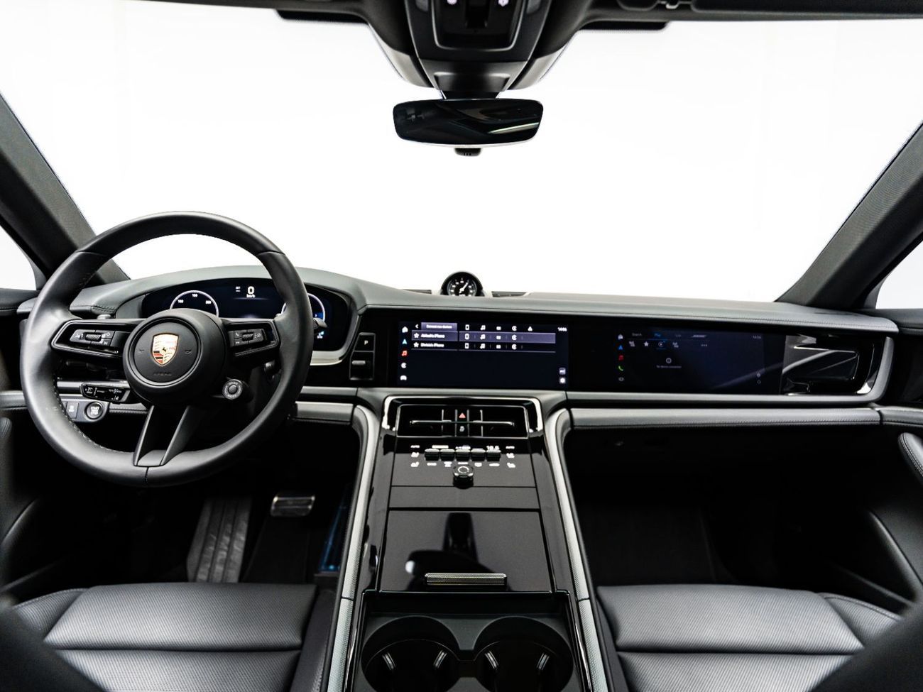 بورش باناميرا Base