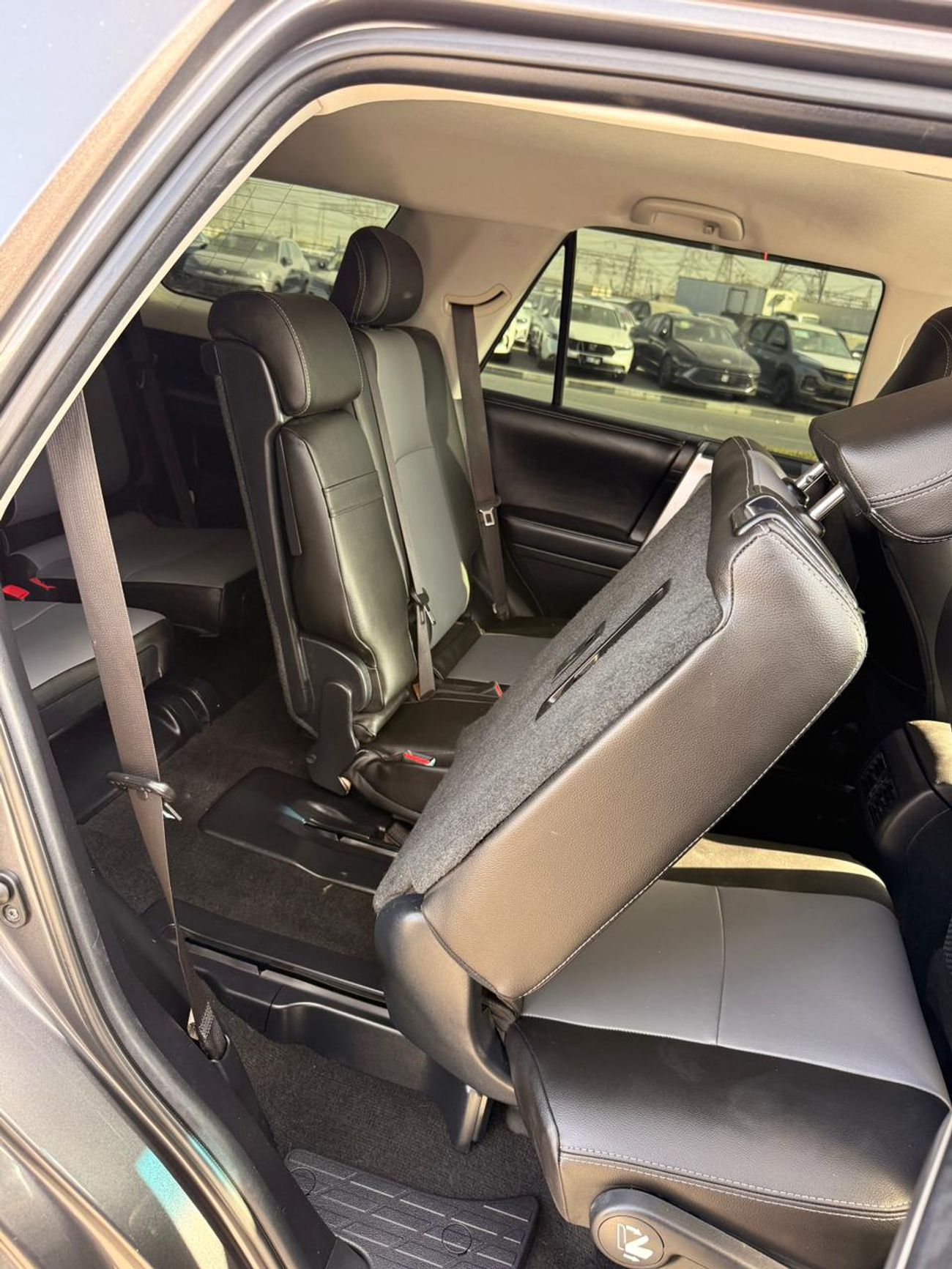 Toyota 4Runner SR5 premium 4WD  7 seater 2016