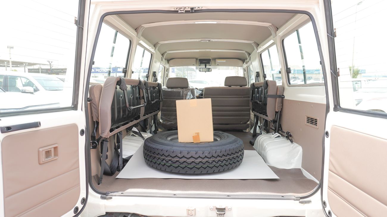 Toyota Land Cruiser 70 4.0L V6 M/T