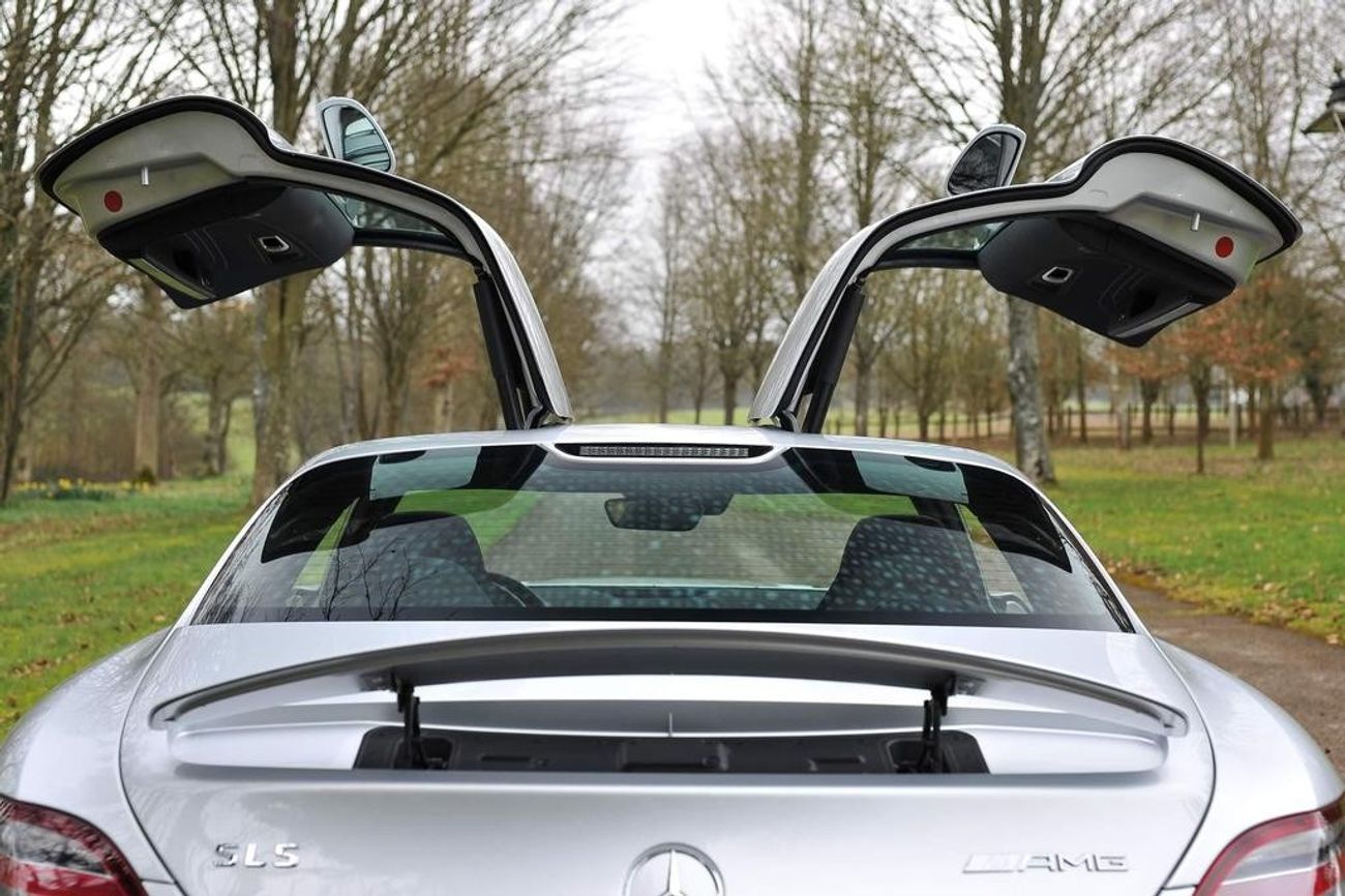 Mercedes-Benz SLS AMG Std 6.2L EUROPEAN SPEC Mercedes SLS in great condition
