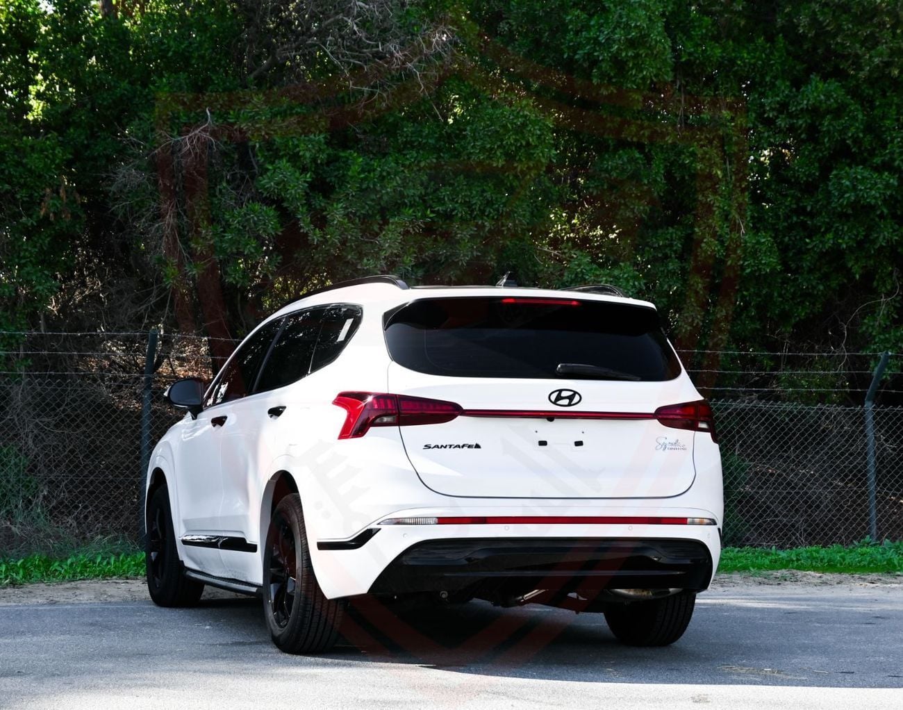 Hyundai Santa Fe Smart 2.4L Hyundai Santa Fe 2024 signature  , GCC , Accident-Free, in Excellent Condition — 1,260 AE