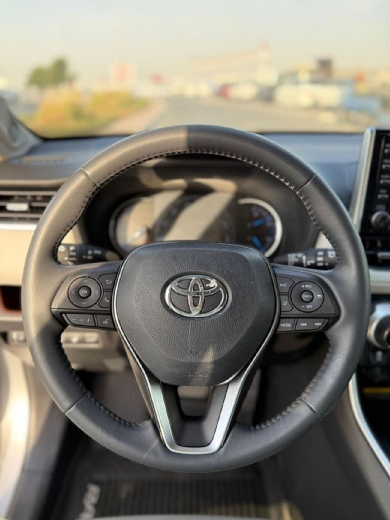 Toyota RAV4 Hybrid Limited panoramic, 360 camera Full Option