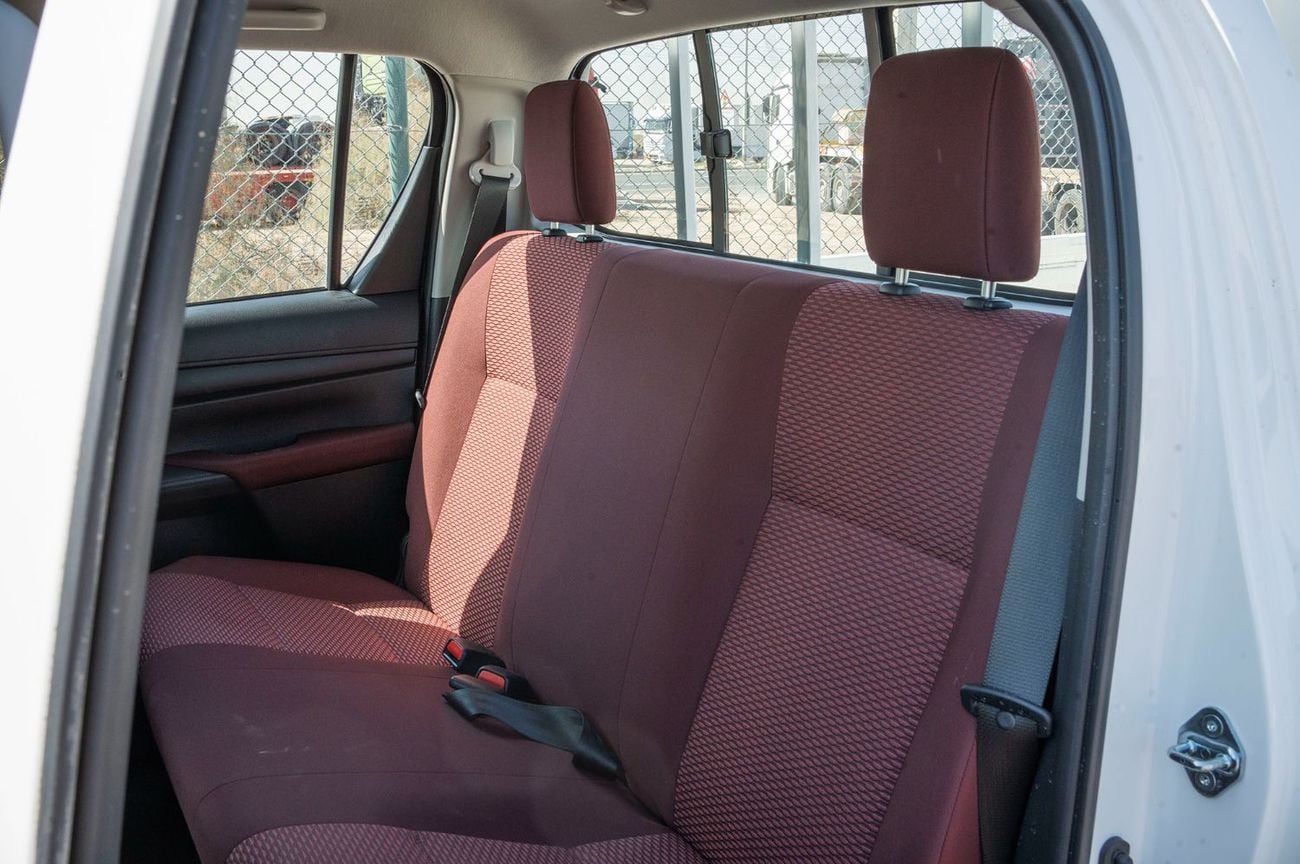 تويوتا هيلوكس DLX 2026 Toyota Hilux DLX 2.4L AT Diesel